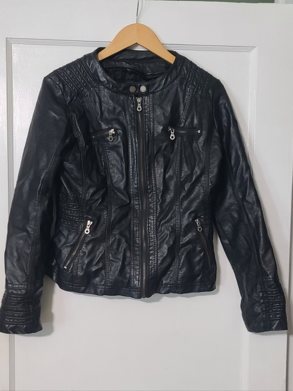 Made By Johnny-Women’s  M-  Black Faux Leather Moto Jacket - Classic Zip Front